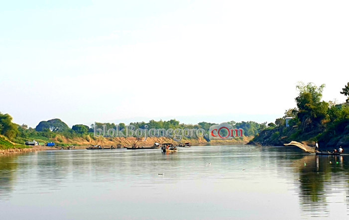 Nelayan dan Tambang Pasir Ilegal